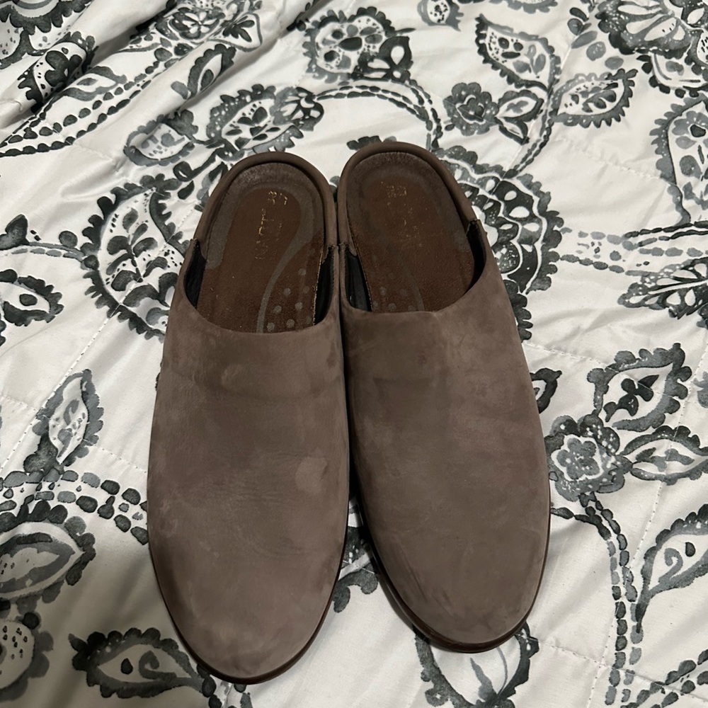Slip-On Casual Mules in Taupe Brown